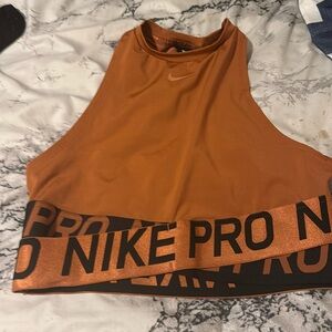 Nike pro intertwist crop top